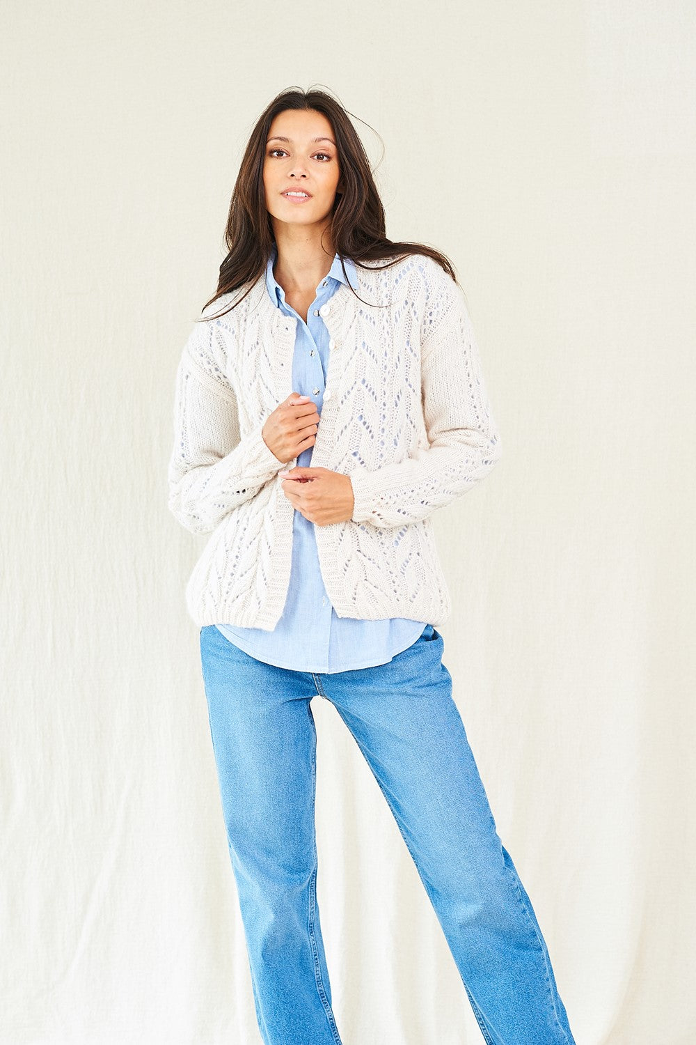 Knitting Pattern 10016 - Sweater & Cardigan in Grace Aran