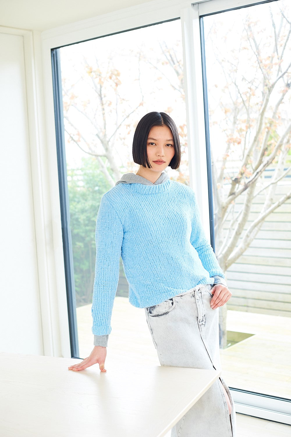 Knitting Pattern 10082 - Sweaters in Squeeze Me DK