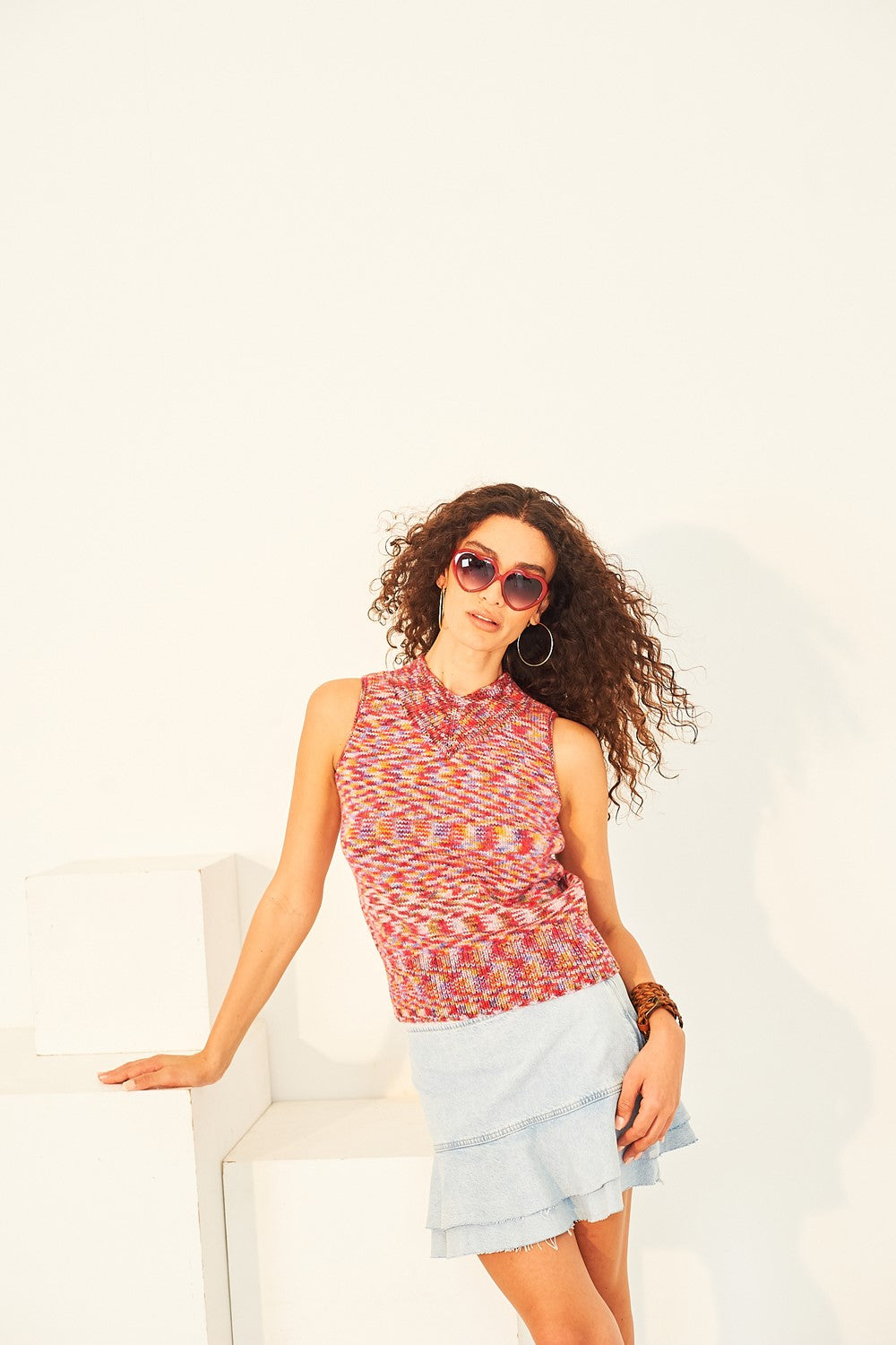 Knitting Pattern 10131 - Sweater & Tank Top in Colour Burst DK