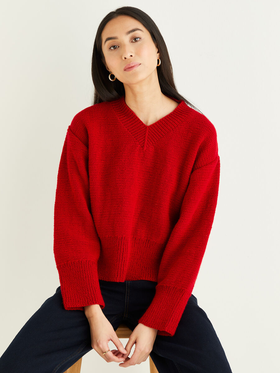 Knitting Pattern 10336 - BOXY V NECK SWEATER IN HAYFIELD SOFT TWIST