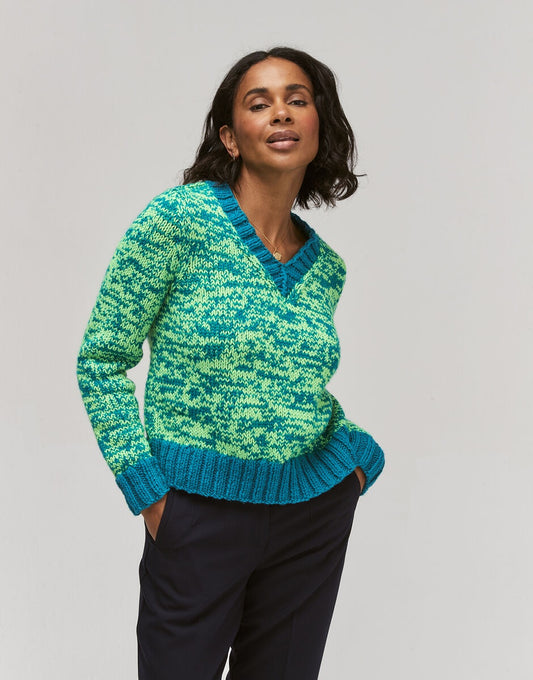 Knitting Pattern 10751 - FASHION FUSION SWEATER IN HAYFIELD BONUS DK