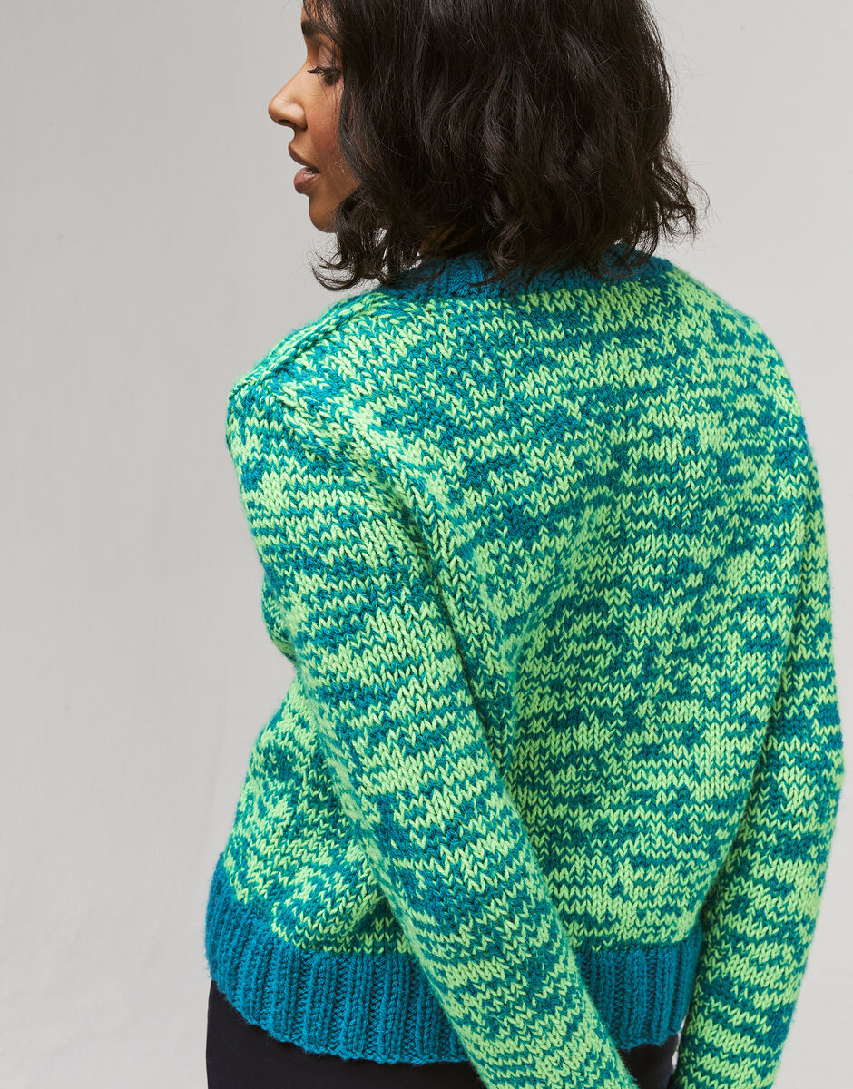 Knitting Pattern 10751 - FASHION FUSION SWEATER IN HAYFIELD BONUS DK
