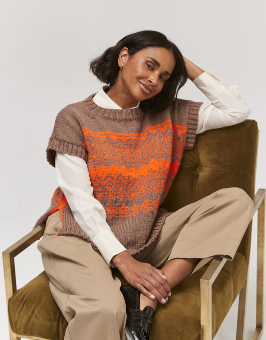 Knitting Pattern 10753 - VOLTAGE VEST IN HAYFIELD BONUS DK