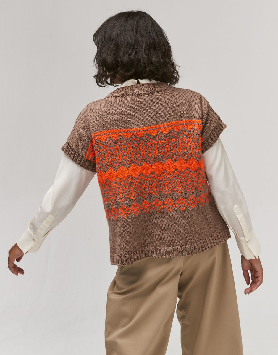 Knitting Pattern 10753 - VOLTAGE VEST IN HAYFIELD BONUS DK
