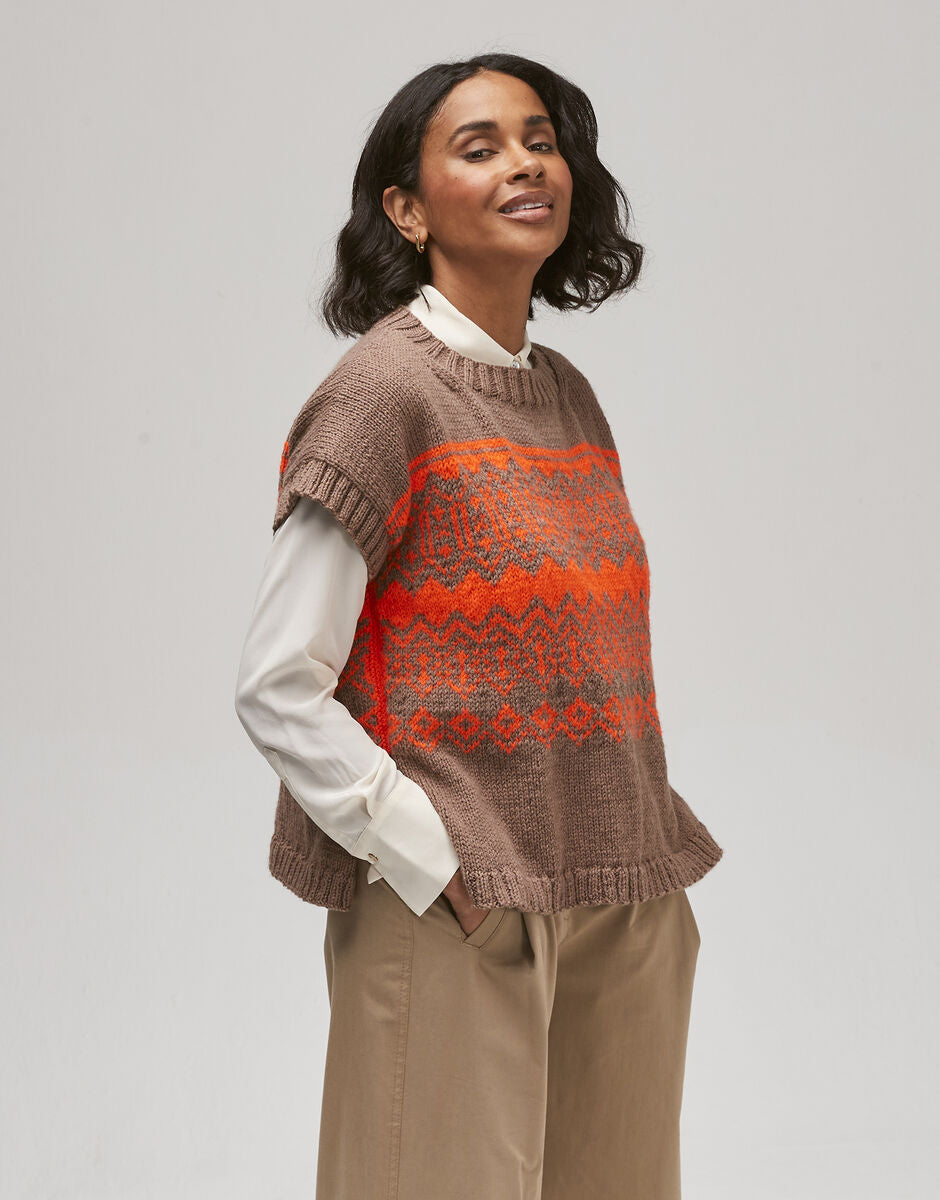 Knitting Pattern 10753 - VOLTAGE VEST IN HAYFIELD BONUS DK