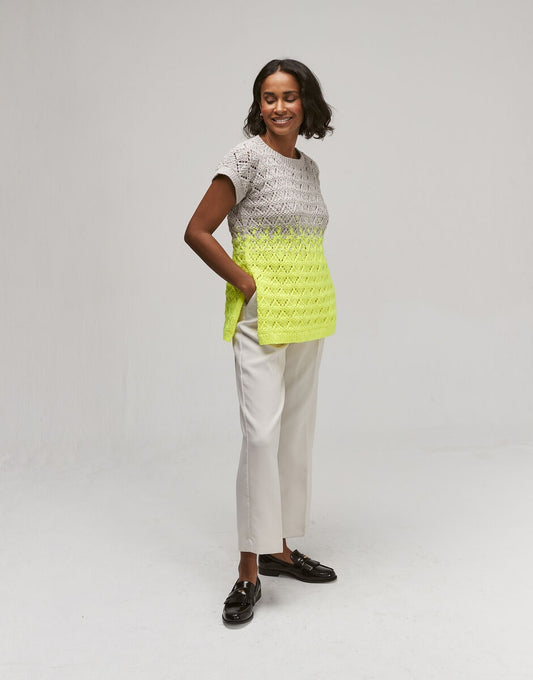 Knitting Pattern 10755 - GLOW AND GO TOP IN HAYFIELD BONUS DK