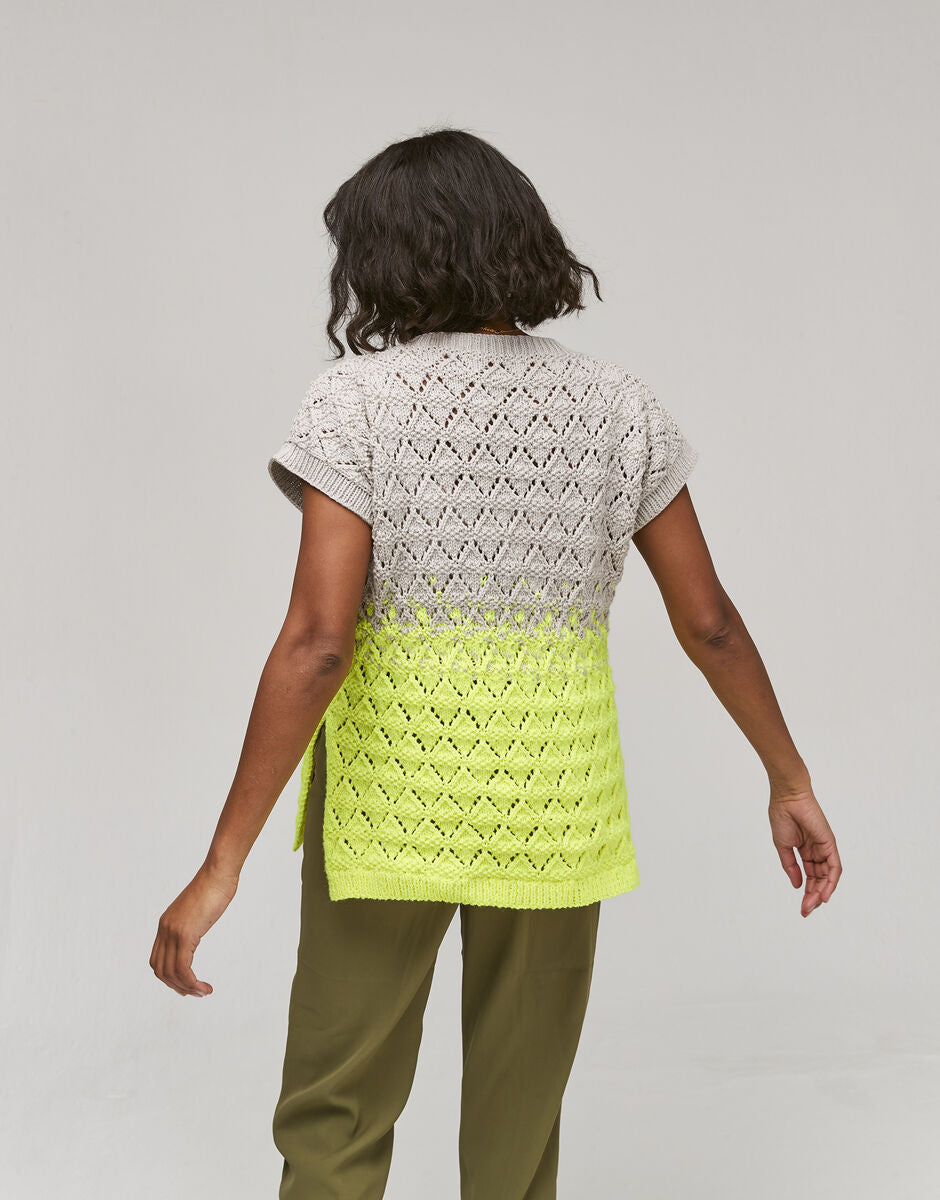 Knitting Pattern 10755 - GLOW AND GO TOP IN HAYFIELD BONUS DK