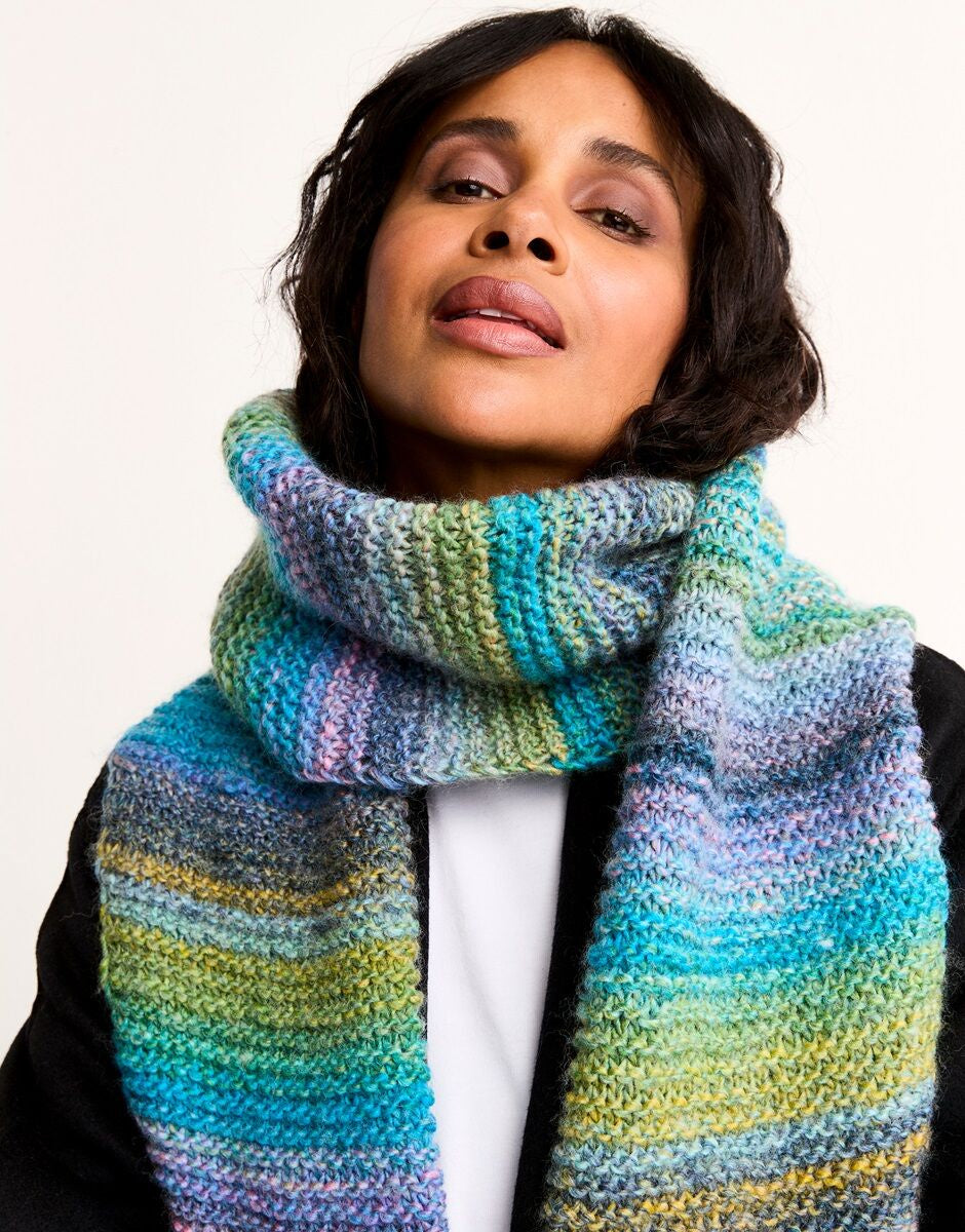Knitting Pattern 10807 - STRATA TIE-STYLE SCARF KNITTING PATTERN IN JEWELSPUN WITH WOOL CHUNKY