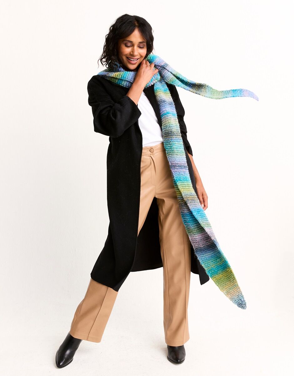 Knitting Pattern 10807 - STRATA TIE-STYLE SCARF KNITTING PATTERN IN JEWELSPUN WITH WOOL CHUNKY