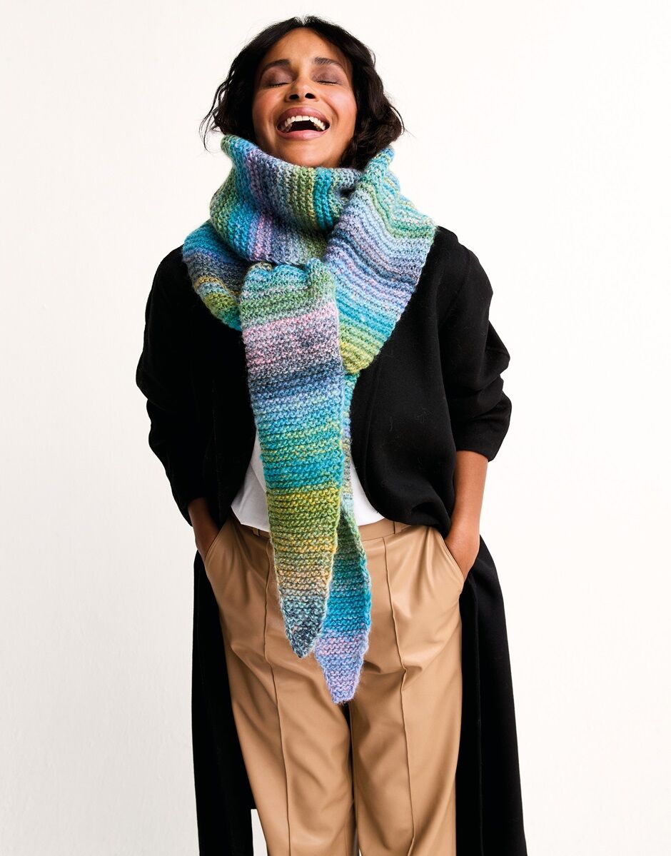Knitting Pattern 10807 - STRATA TIE-STYLE SCARF KNITTING PATTERN IN JEWELSPUN WITH WOOL CHUNKY