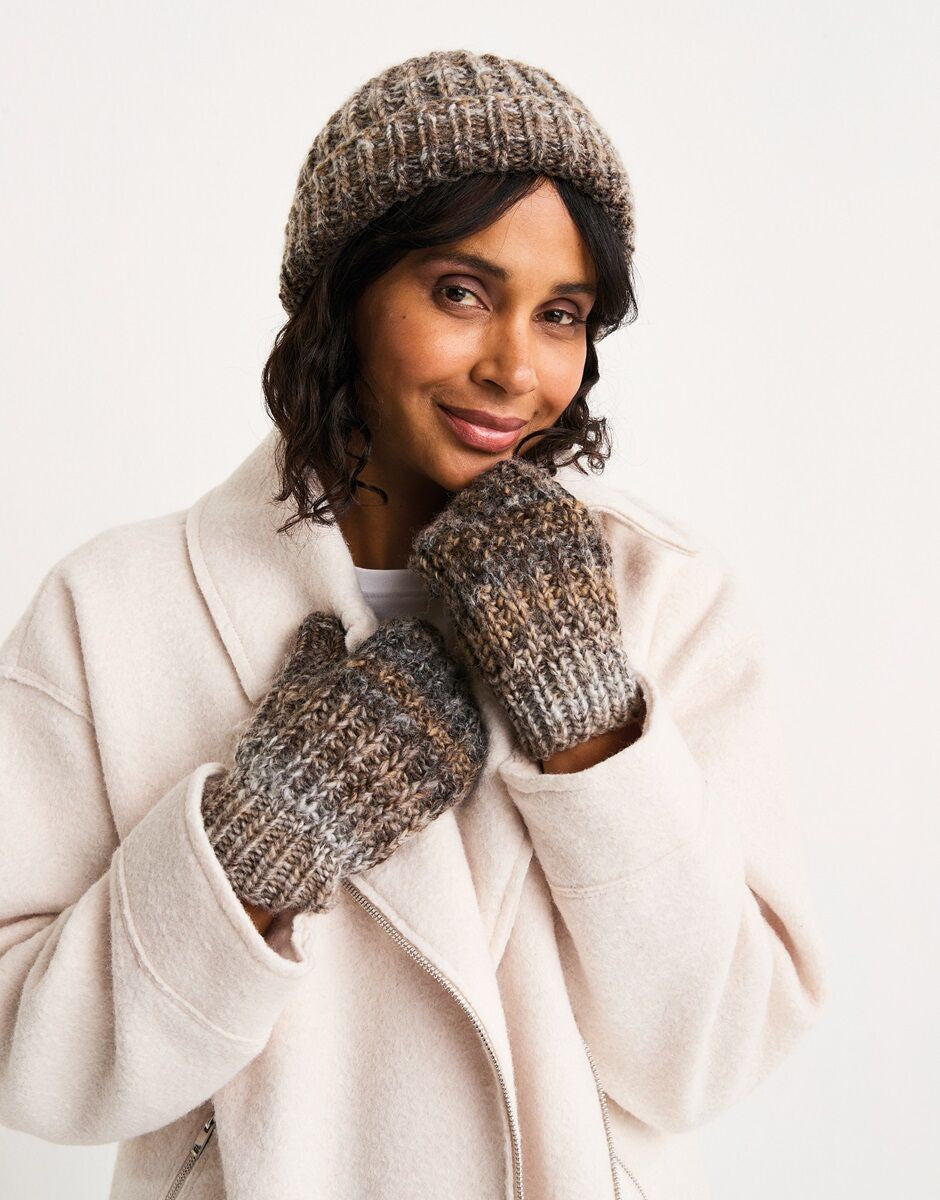 Knitting Pattern 10808 - MARBLED HAT & MITTENS KNITTING PATTERN IN JEWELSPUN WITH WOOL CHUNKY