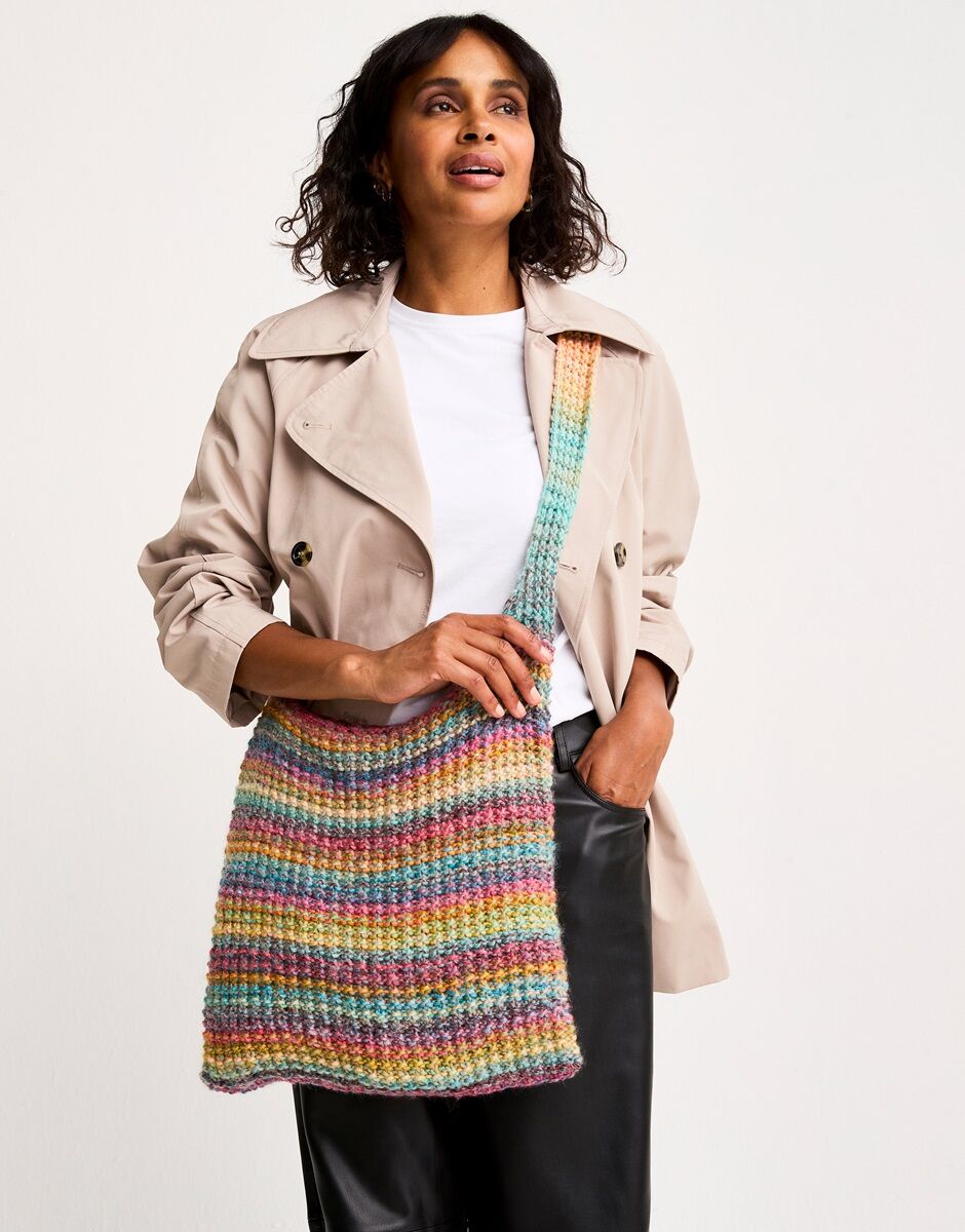 Knitting Pattern 10809 - RIPPLED MINERAL BAG KNITTING PATTERN IN JEWELSPUN WITH WOOL CHUNKY