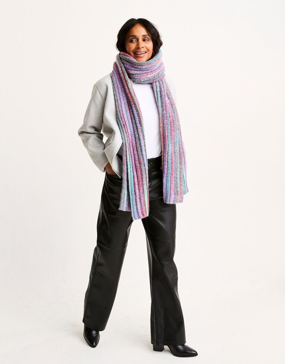 Crochet Pattern 10811 - RICH SEAM CROCHET SCARF PATTERN IN JEWELSPUN WITH WOOL CHUNKY