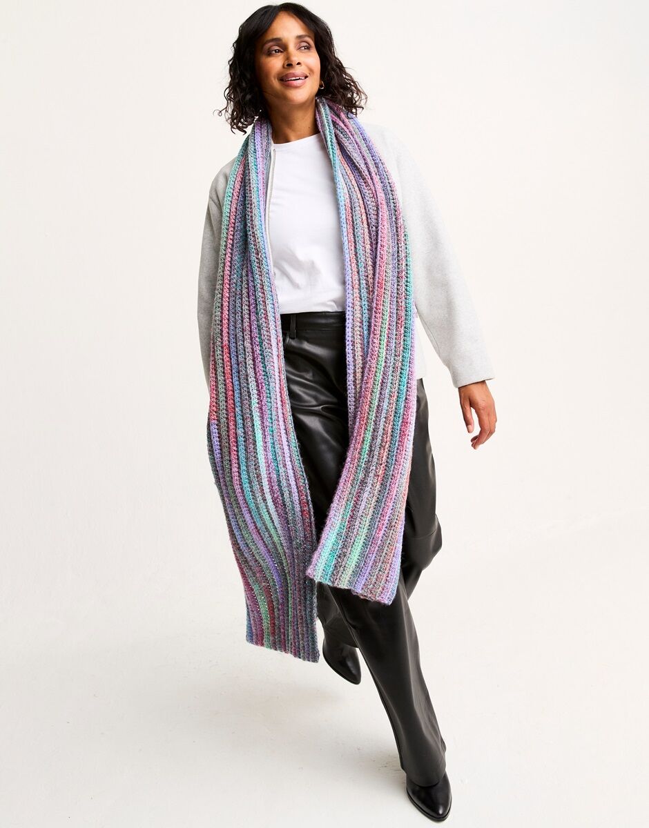 Crochet Pattern 10811 - RICH SEAM CROCHET SCARF PATTERN IN JEWELSPUN WITH WOOL CHUNKY