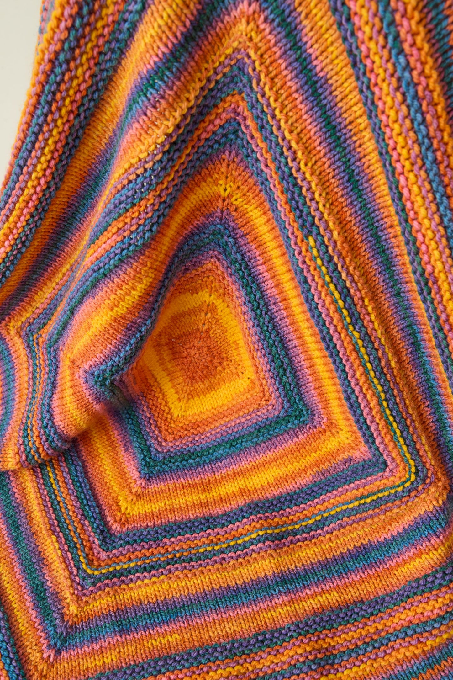 Knitting Pattern 10866 - Blanket in Hayfield Spirit Chunky