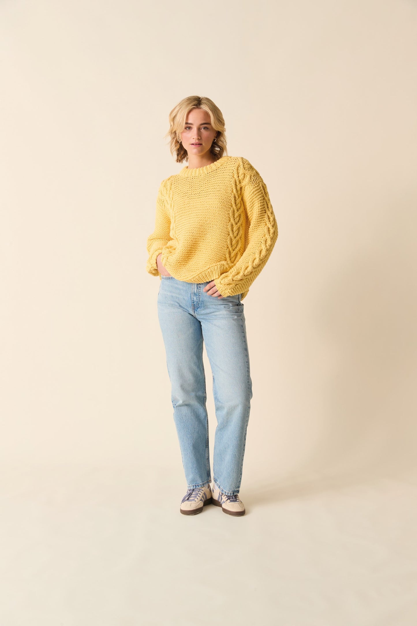Knitting Pattern 10873 - Sweater in Sirdar Stories Chunky