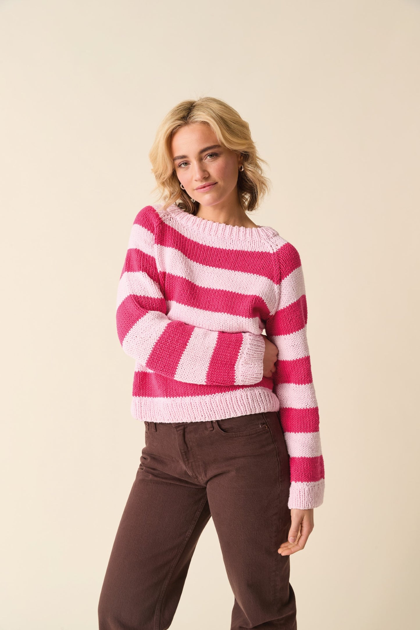 Knitting Pattern 10876 - Sweater in Sirdar Stories Chunky