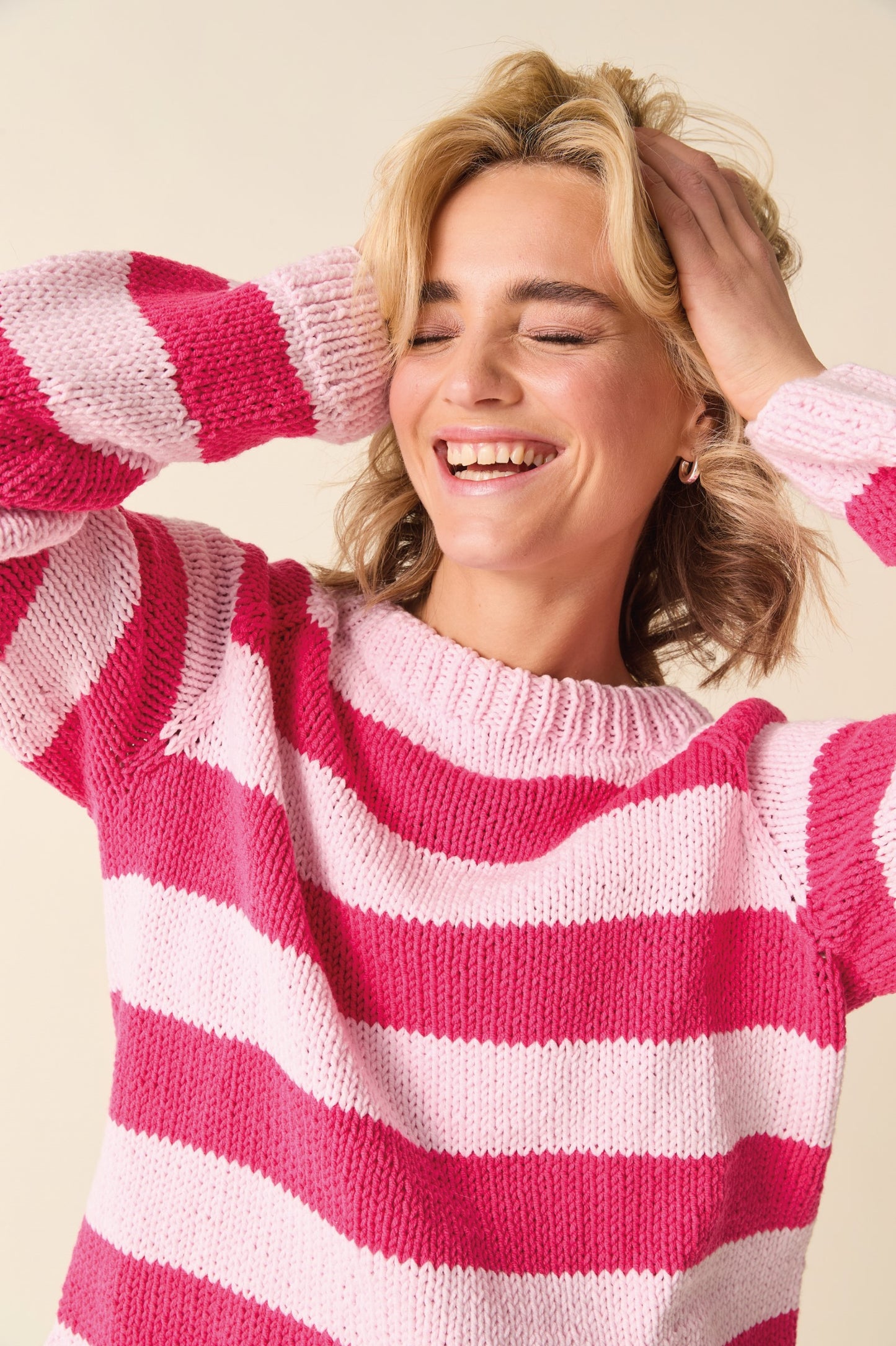 Knitting Pattern 10876 - Sweater in Sirdar Stories Chunky