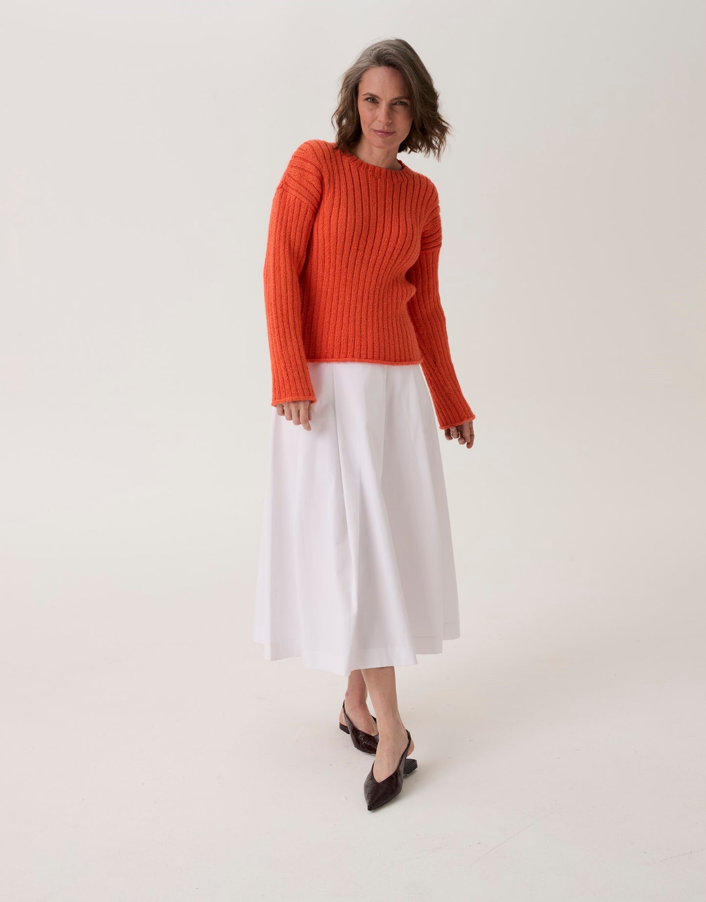 Knitting Pattern 10909 - Trumpet Flower Rib Sweater in Loveful Bio Blend DK