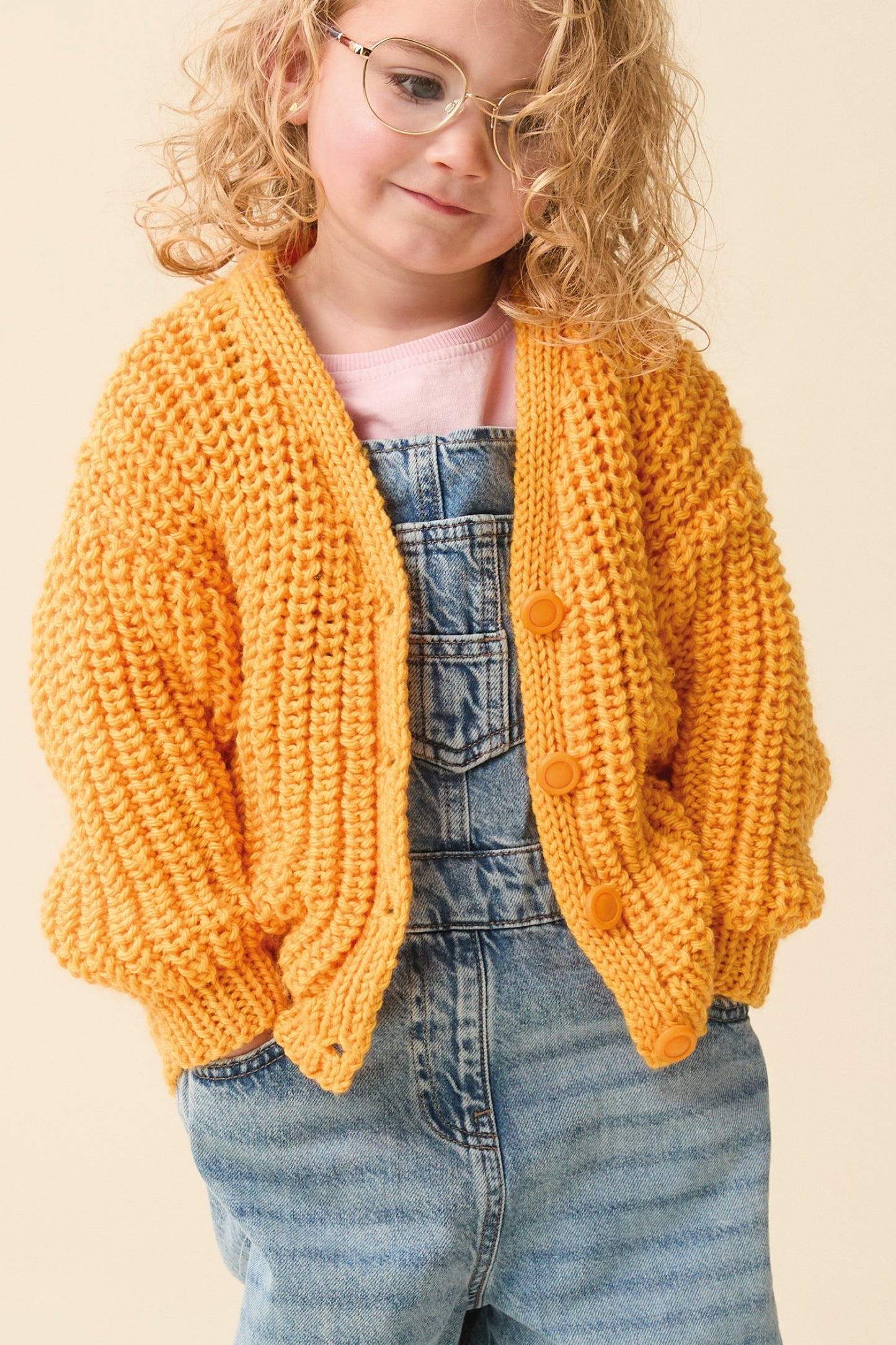Knitting Pattern 2630 - Cardigan in Sirdar Snuggly Chunky