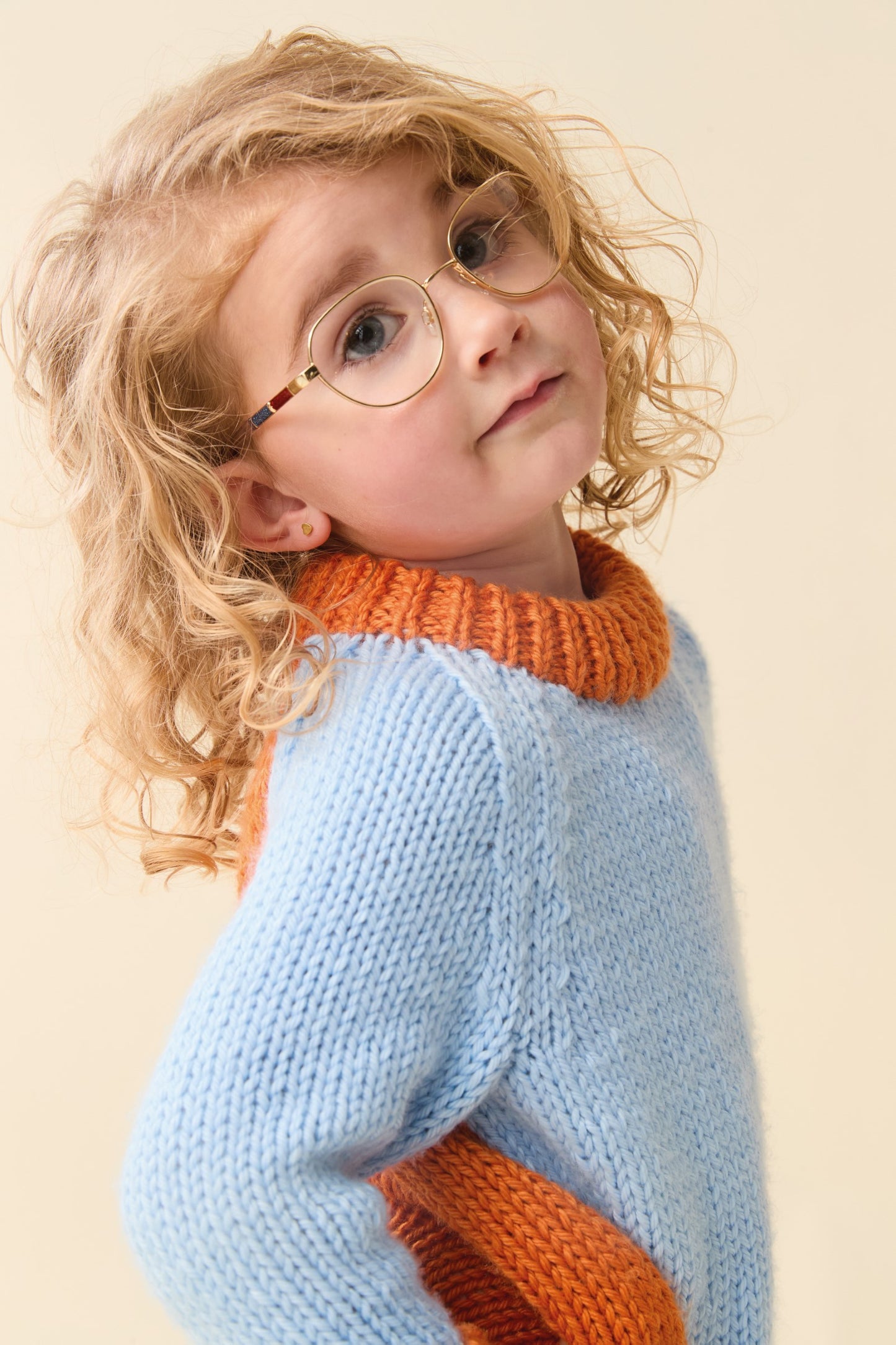 Knitting Pattern 2638 - Cardigan in Sirdar Snuggly Chunky