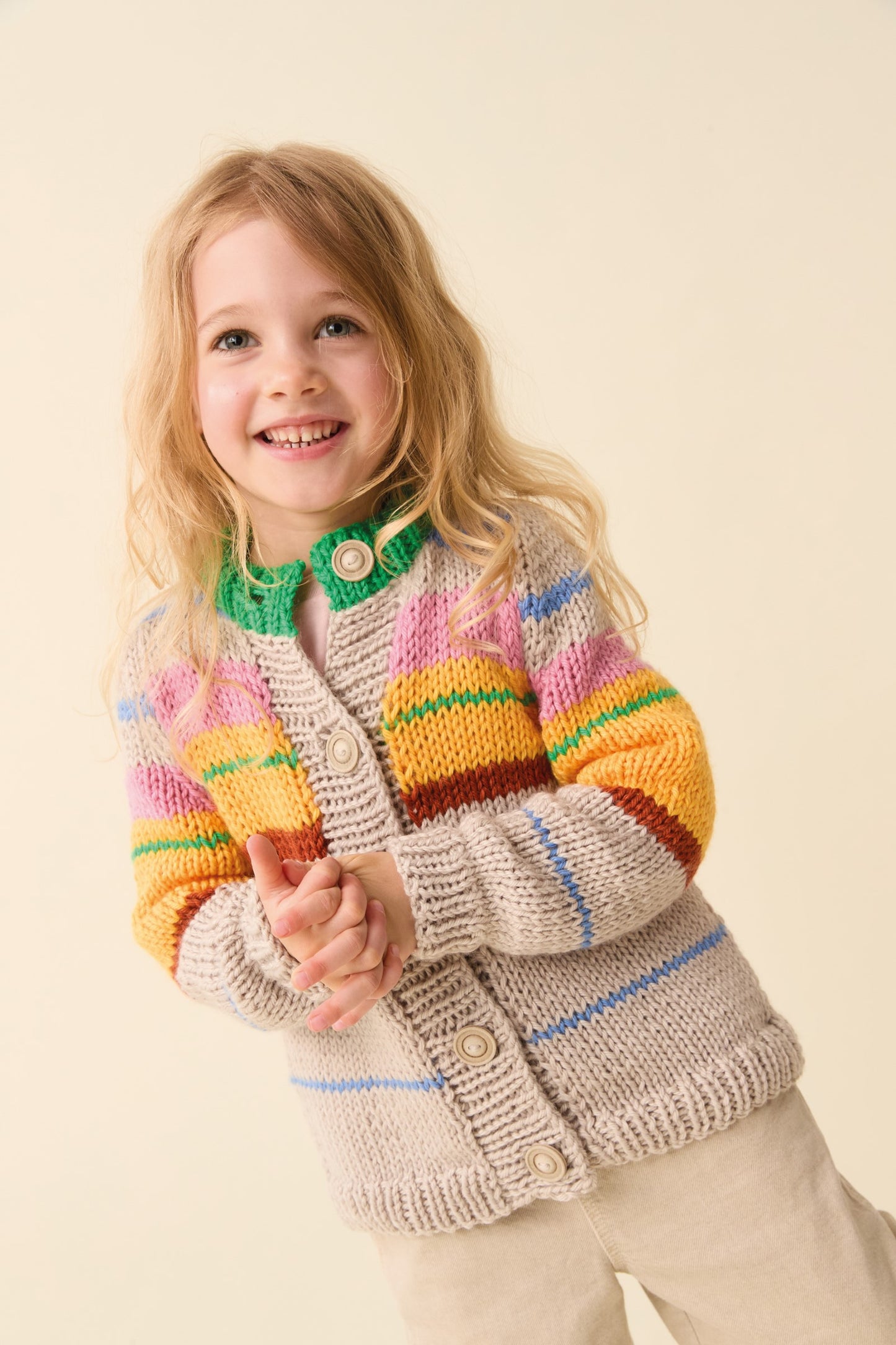 Knitting Pattern 2639 - Cardigan in Sirdar Snuggly Chunky