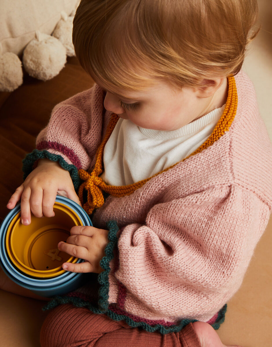 Knitting Pattern 5510 - FLOWER POWER TWINSET IN SNUGGLY 4 PLY