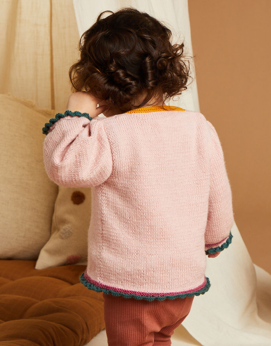 Knitting Pattern 5510 - FLOWER POWER TWINSET IN SNUGGLY 4 PLY