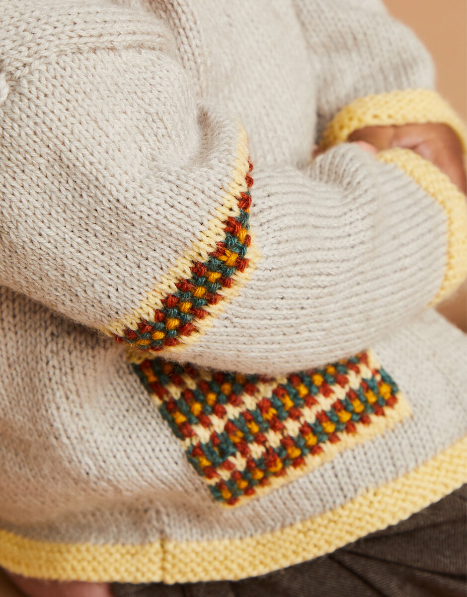 Knitting Pattern 5513 - HIPPY HOODED CARDI IN SNUGGLY 4 PLY