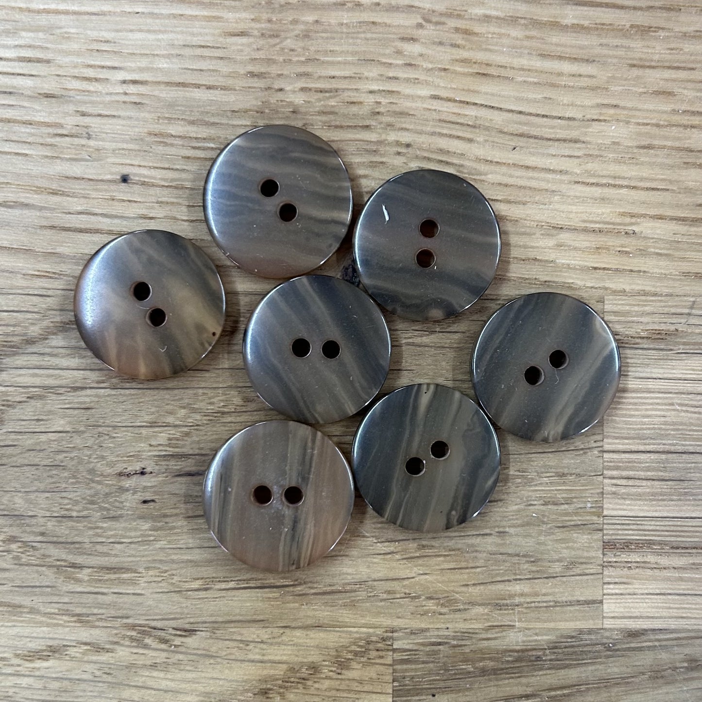 2 Hole Button - 18mm - Light Brown