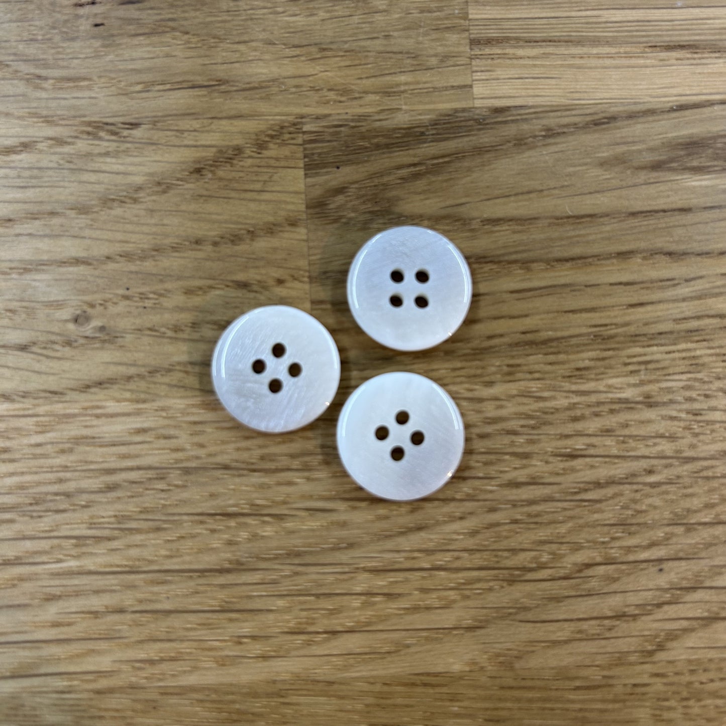 4 Hole Button - 18mm - Cream/Grey Shimmer