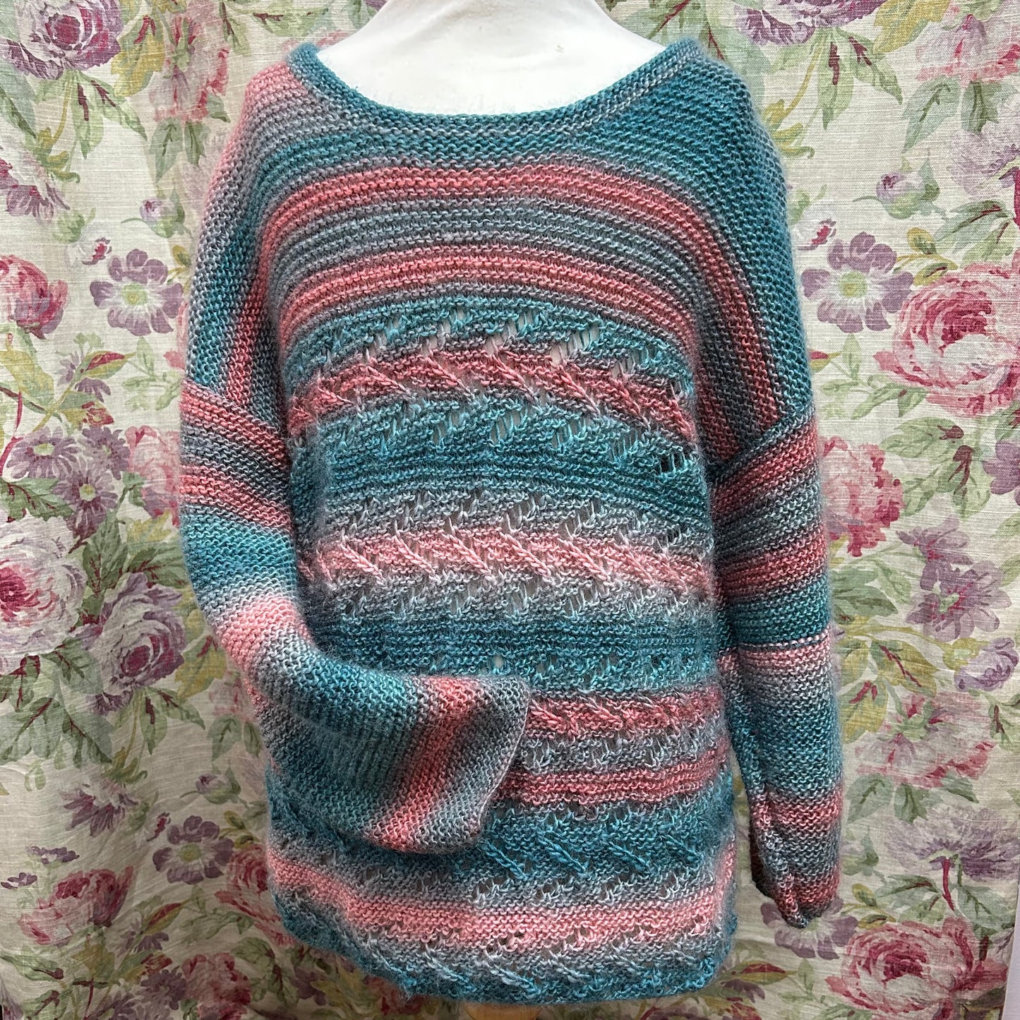 Knitting Pattern 4778 - Hoodie & Sweater Knitted with Riot DK
