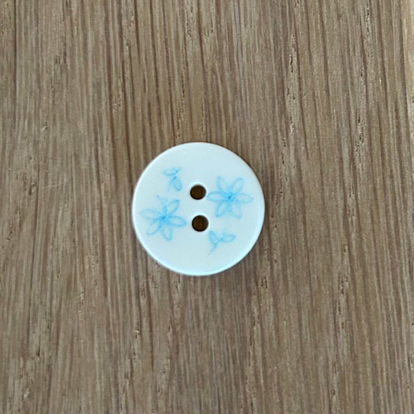 2 Hole Button - 15mm - White with Blue Flower