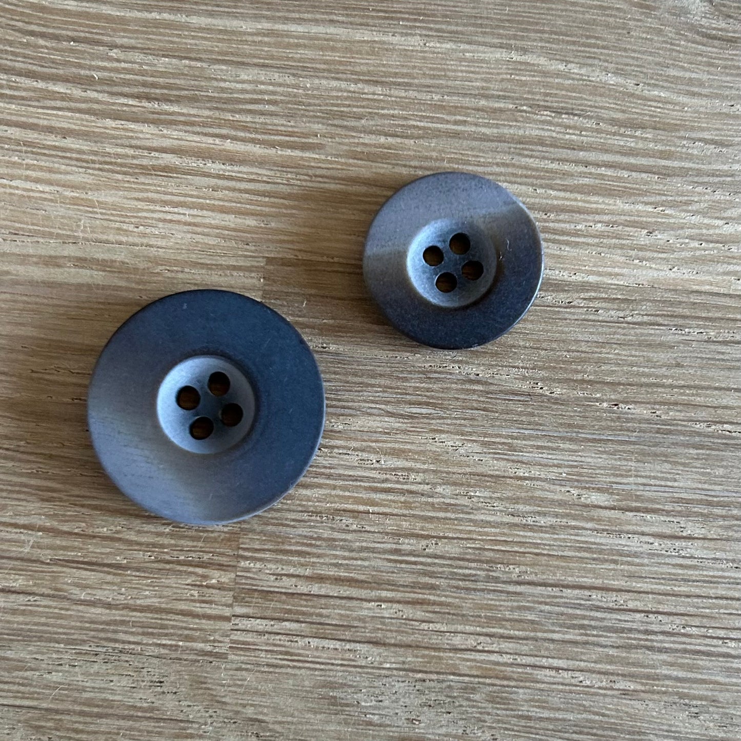 4 Hole Button - 18mm - Shaded Grey/Brown