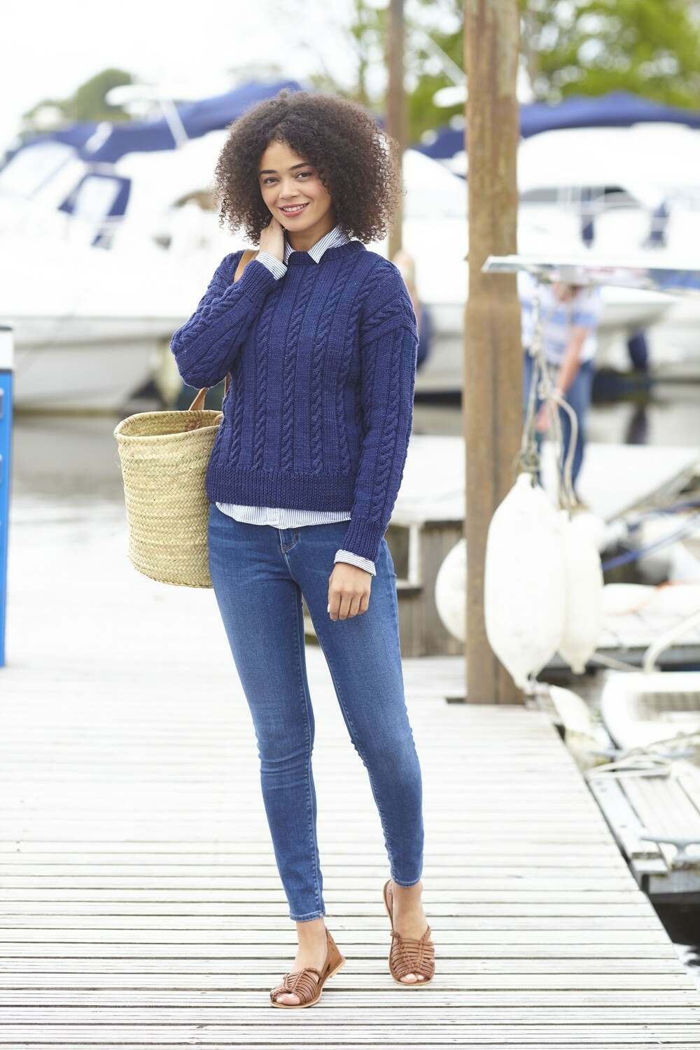 Knitting Pattern 5746 - Sweater & Cardigan in King Cole DK