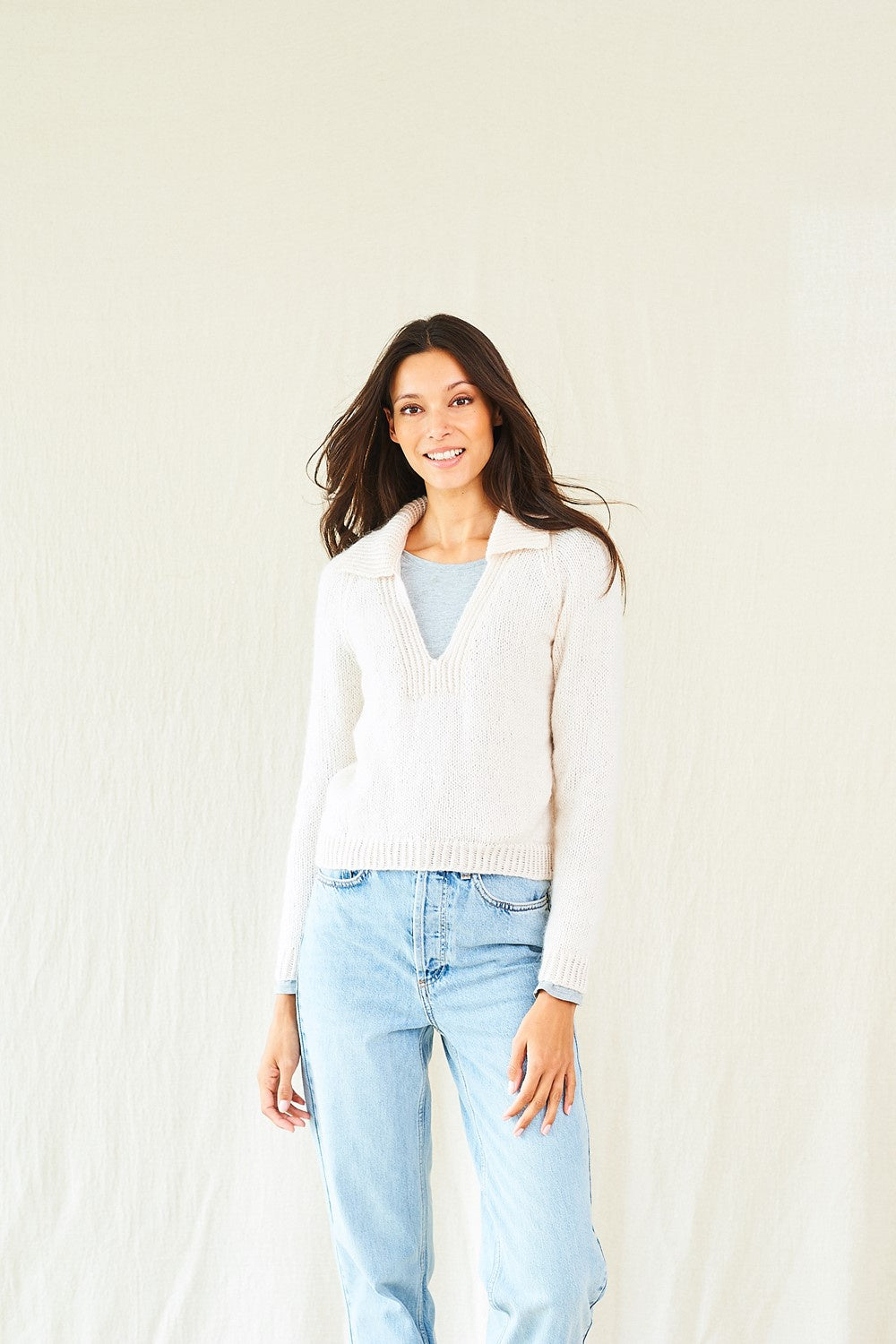 Knitting Pattern 10015 - Sweaters in Grace Aran