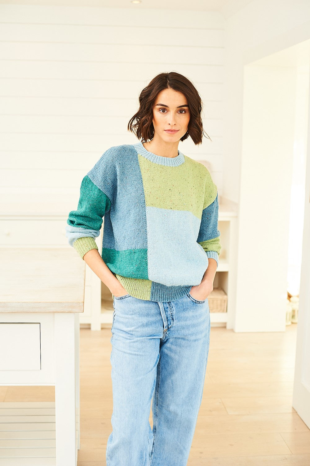 Knitting Pattern 10060 - Women's Sweaters in Recreate DK