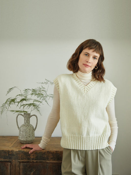 Knitting Pattern 10327 - V-NECK VEST IN HAYFIELD SOFT TWIST