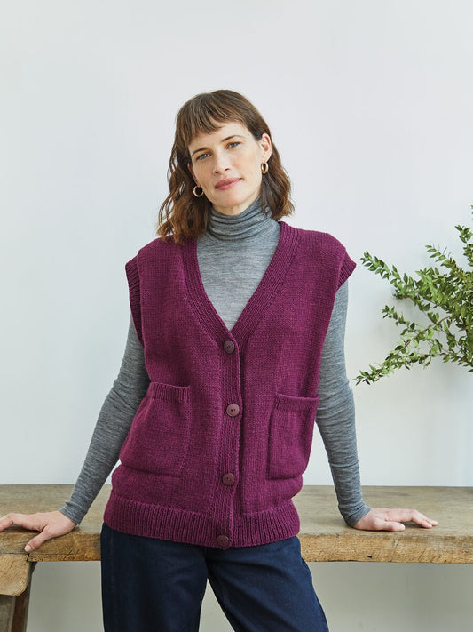 Knitting Pattern 10332 - BUTTON DOWN POCKET VEST IN HAYFIELD SOFT TWIST