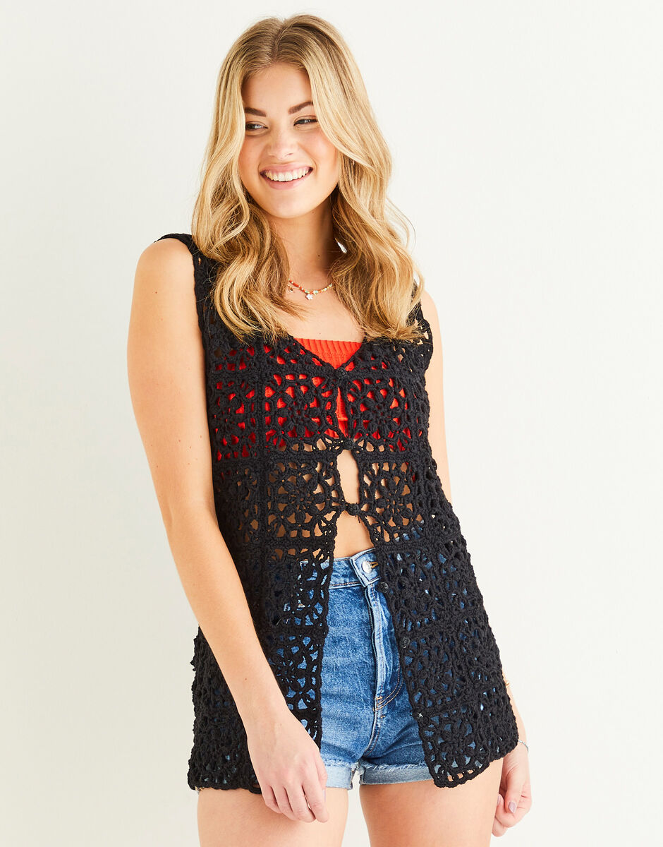 Crochet Pattern 10529 - FRINGE BENEFITS VEST IN SIRDAR STORIES DK