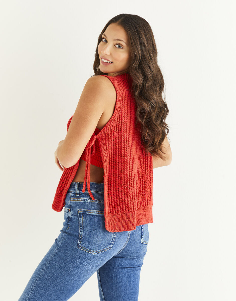 Knitting Pattern 10538 - TOP OF THE BILL TABARD IN SIRDAR STORIES DK
