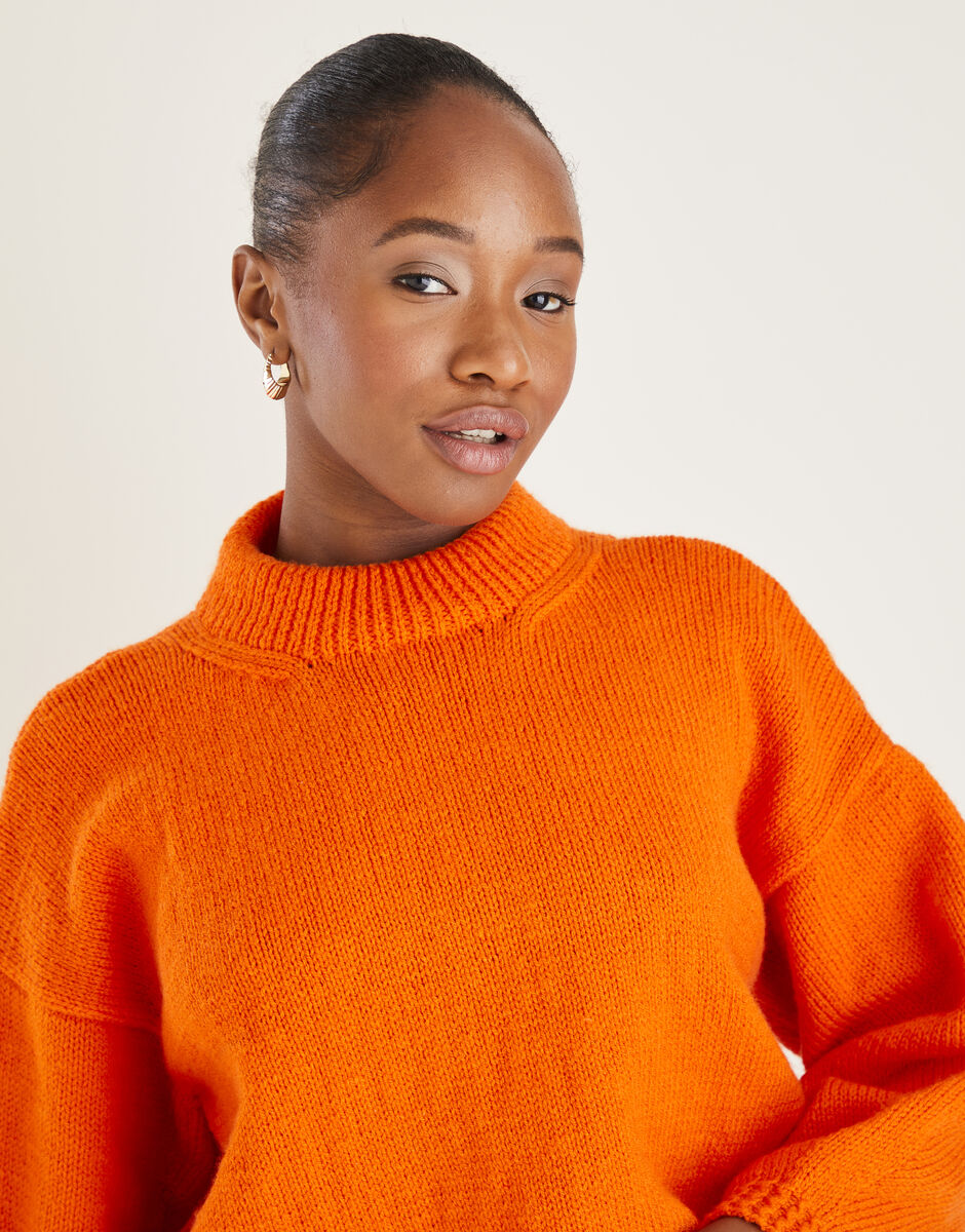 Knitting Pattern 10590 - CREW NECK SWEATER IN HAYFIELD BONUS DK