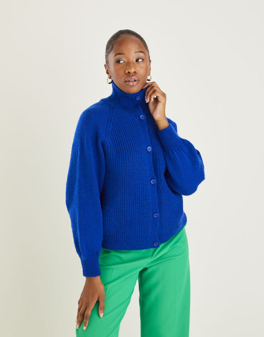 Knitting Pattern 10592 - BUTTON NECK SWEATER IN HAYFIELD BONUS DK