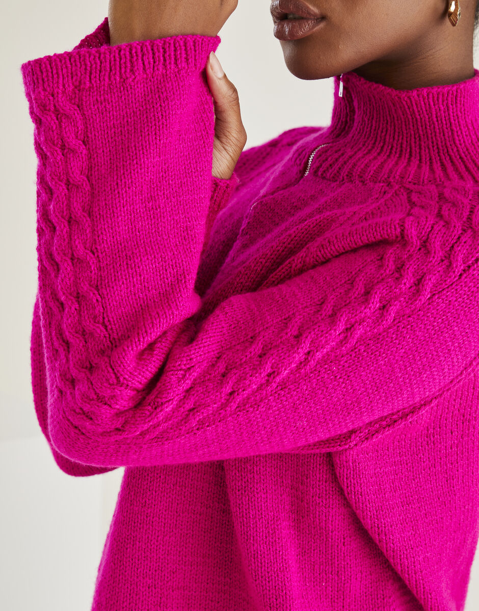 Knitting Pattern 10593 - ZIP NECK SWEATER IN HAYFIELD BONUS DK