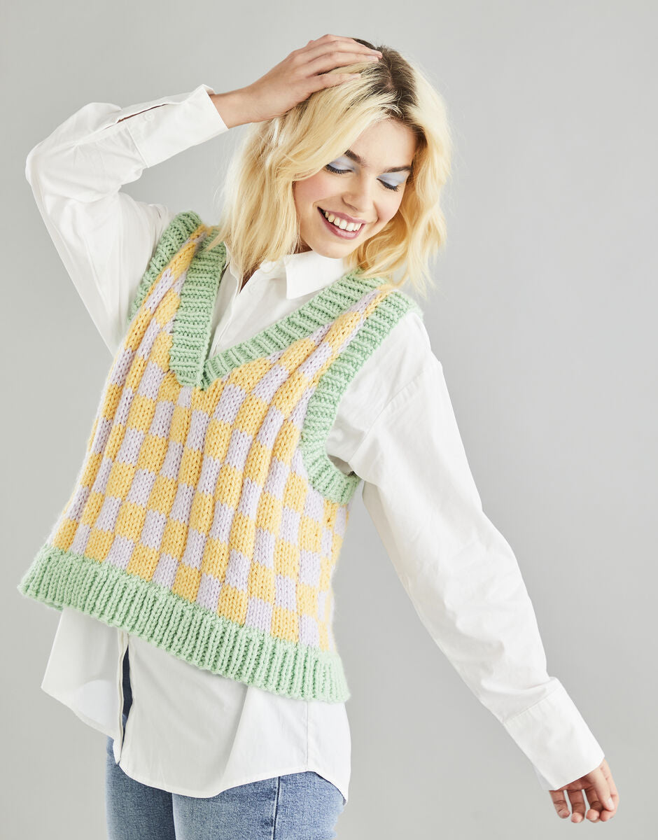 PDF - Knitting Pattern 10599 - CHECKERBOARD SWEATER VEST IN HAYFIELD BONUS CHUNKY