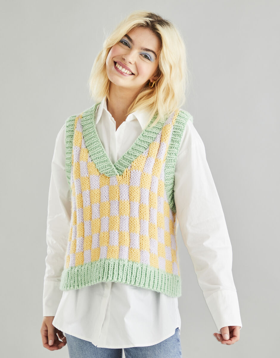 PDF - Knitting Pattern 10599 - CHECKERBOARD SWEATER VEST IN HAYFIELD BONUS CHUNKY