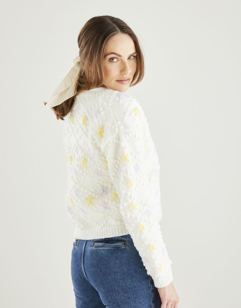 PDF - Knitting Pattern 10609 - DIAMOND TRELLIS CARDIGAN IN HAYFIELD BONUS ARAN