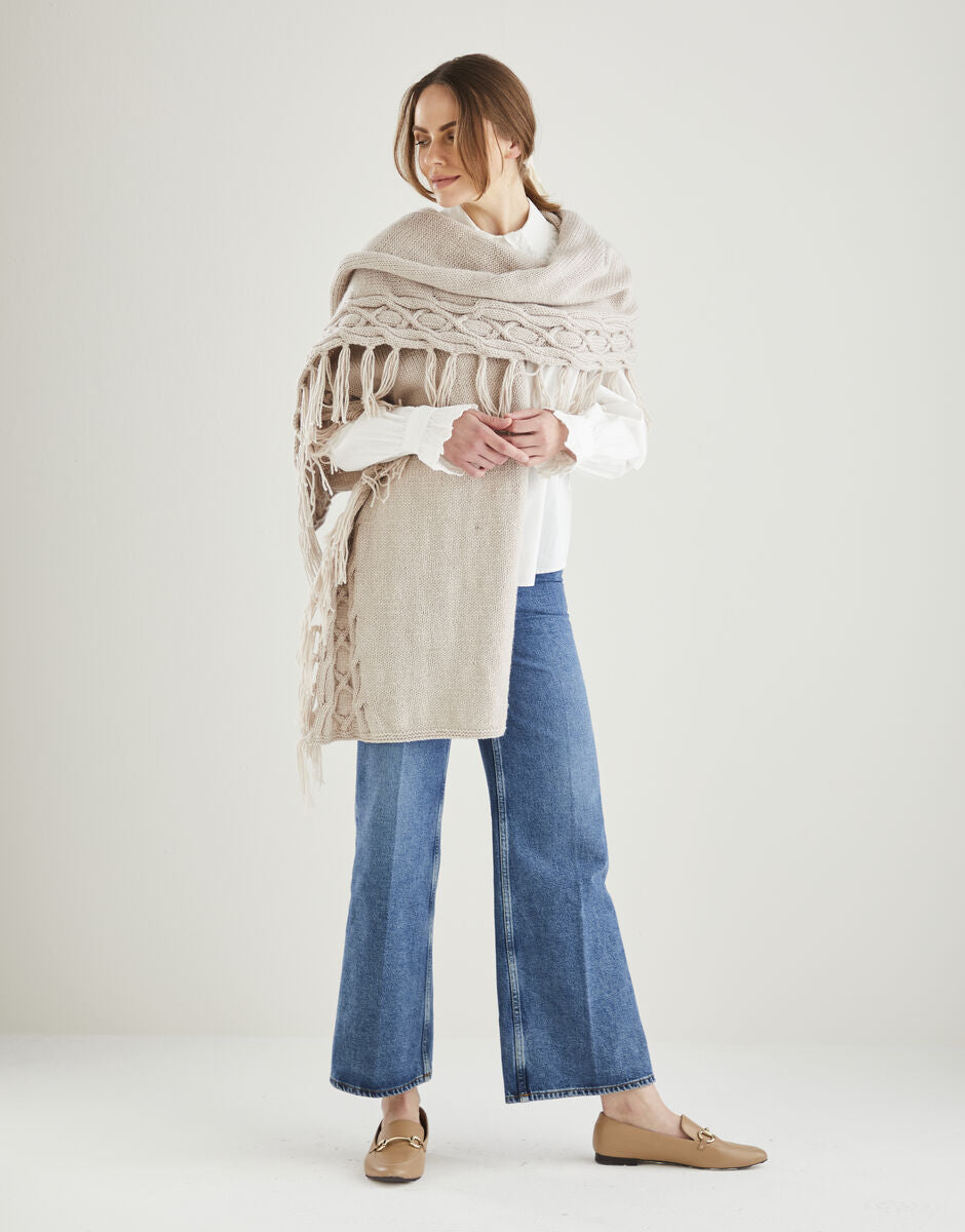 PDF - Knitting Pattern 10613 - TASSELLED SHAWL IN HAYFIELD BONUS ARAN