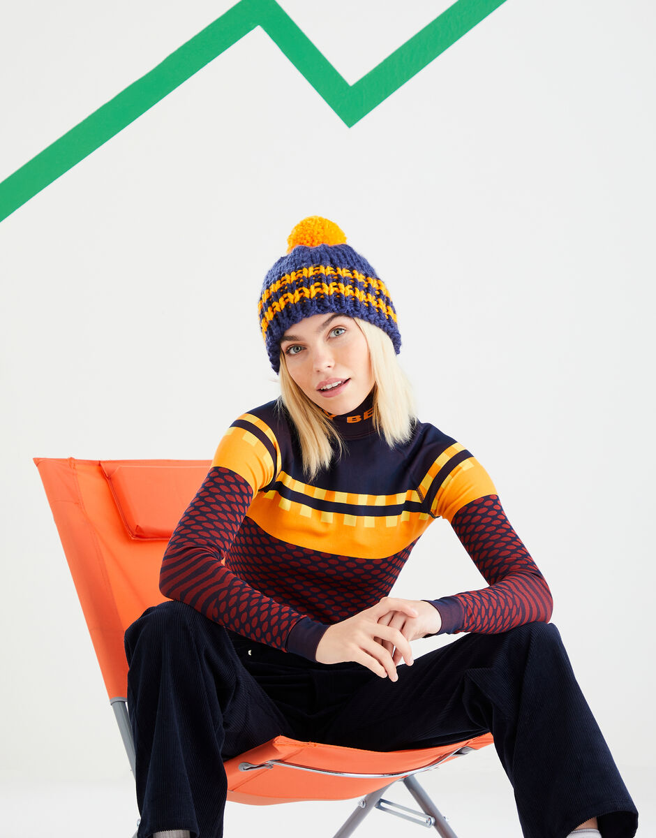 Knitting Pattern 10625 - APRES SKI POM POM HATS IN BONUS SUPER CHUNKY