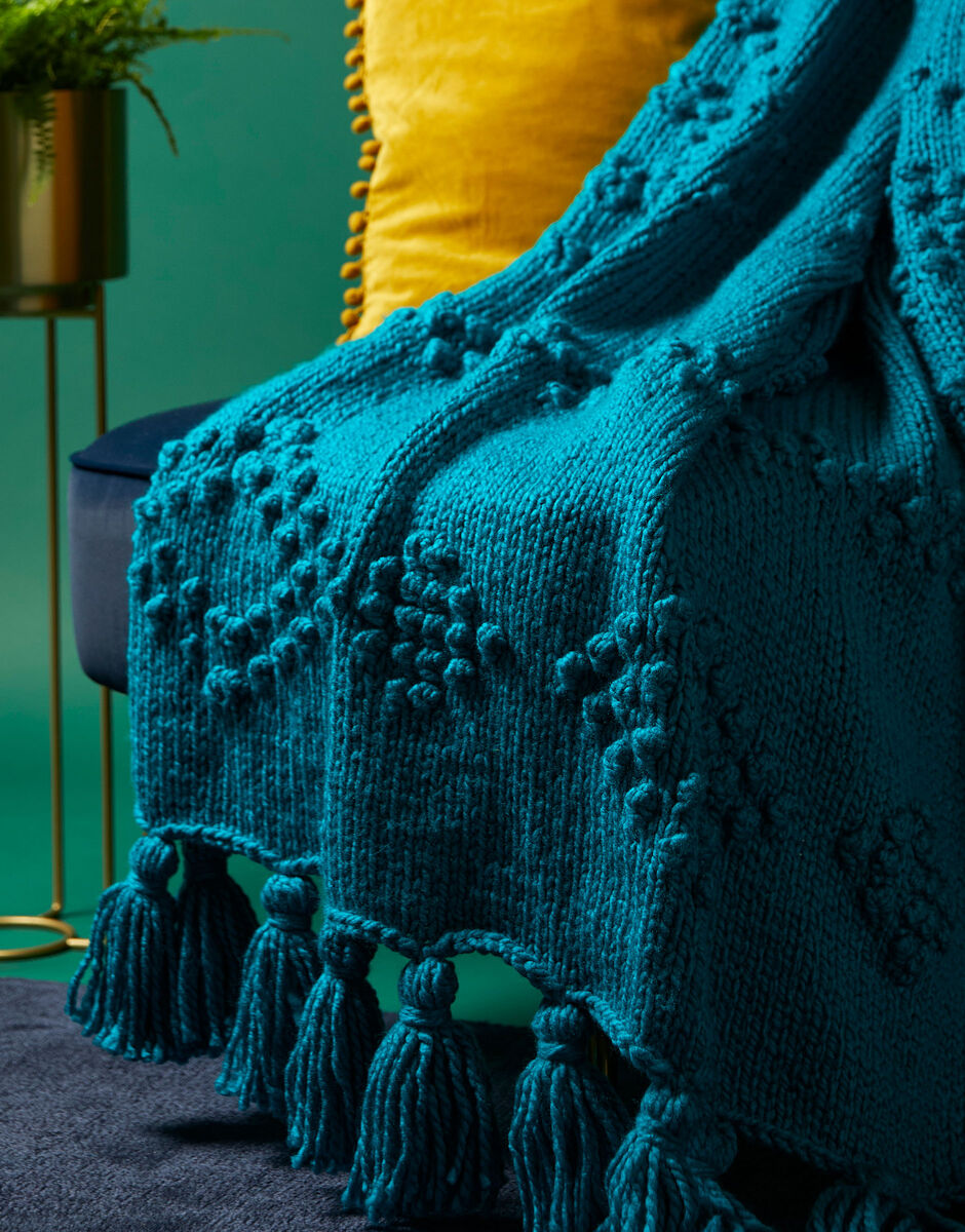 PDF - Knitting Pattern 10677 - DIAMOND TEXTURE BLANKET IN OPULENT BONUS SUPER CHUNKY